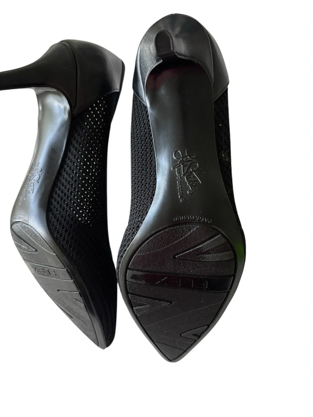 LifeStrideWomen's Black Pointed-Toe Mid Heel Mesh Pumps 6 1/2 W